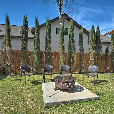 New Braunfels Escape, Walk To Gruene Hall!